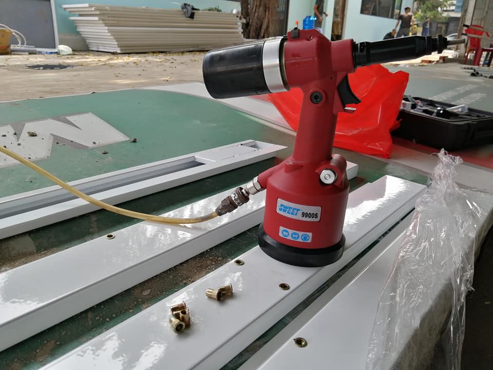 Súng rút ốc rive khí nén Sweet SWT-9900S