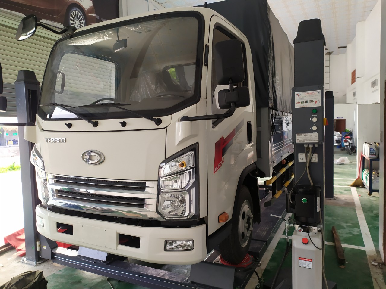 Cầu nâng 4 trụ 5.5 tấn kiểm tra góc lái FLW55311