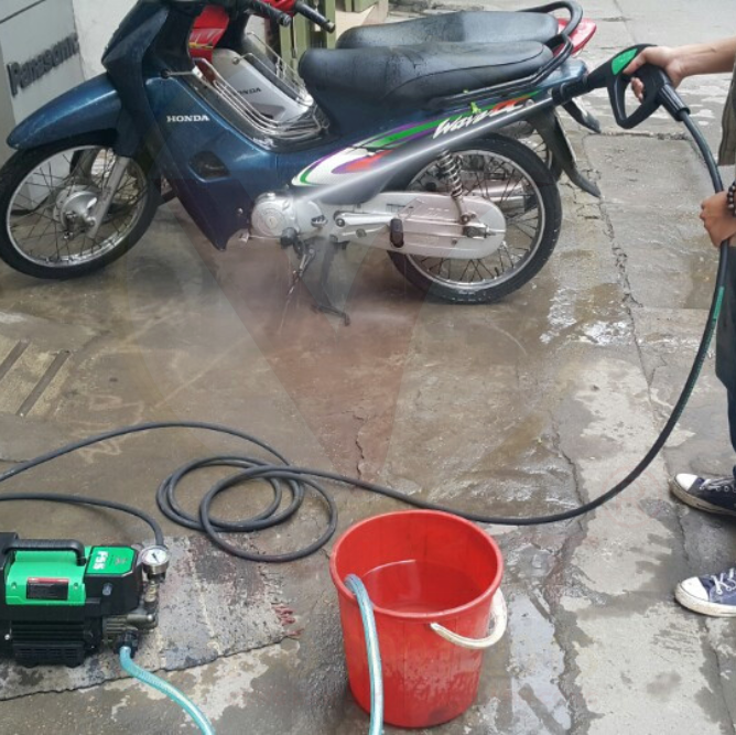 máy rửa xe gia đình mini