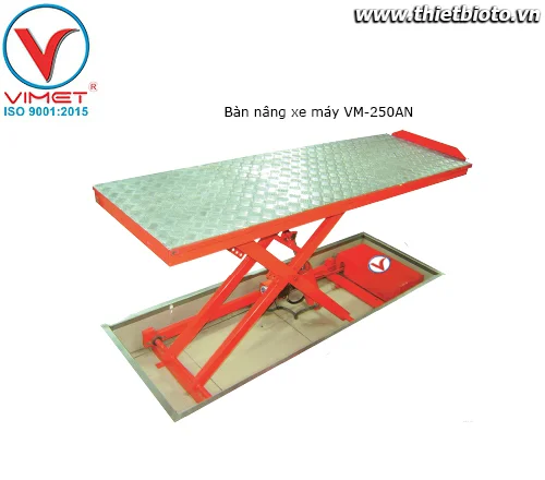 Bàn nâng xe máy âm nền