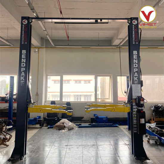 Cầu nâng 2 trụ ô tô 3 pha BENDPAK 10AP - ảnh thực tế 4